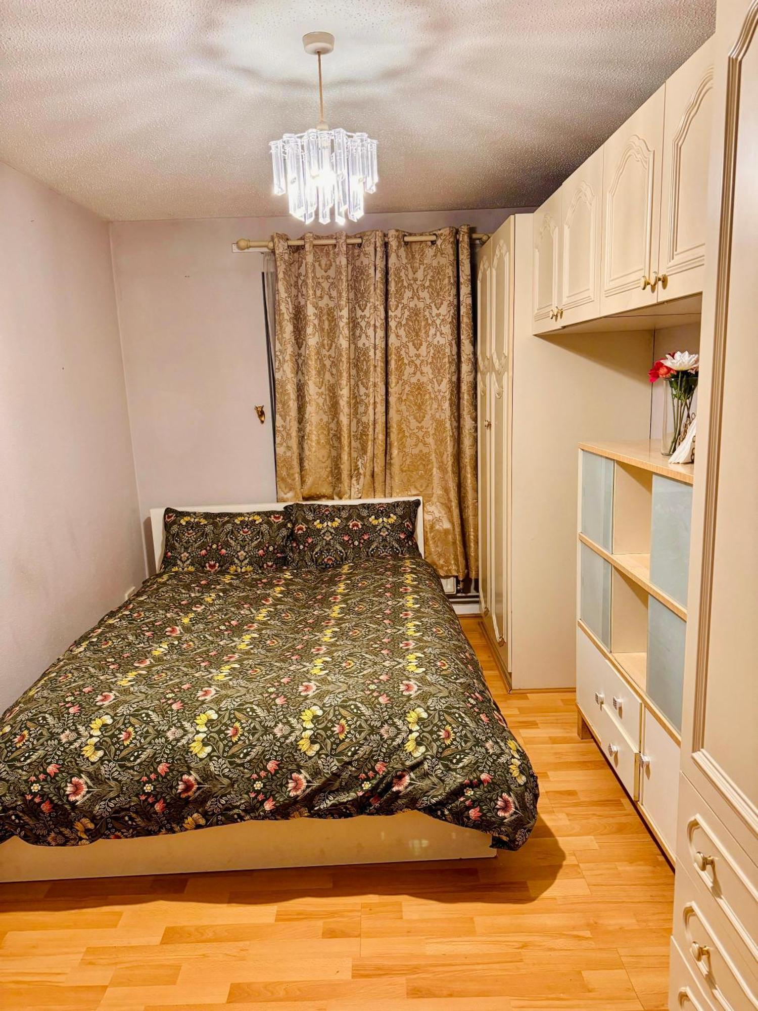 A Calm Stay Near Battersea Reach 런던 외부 사진