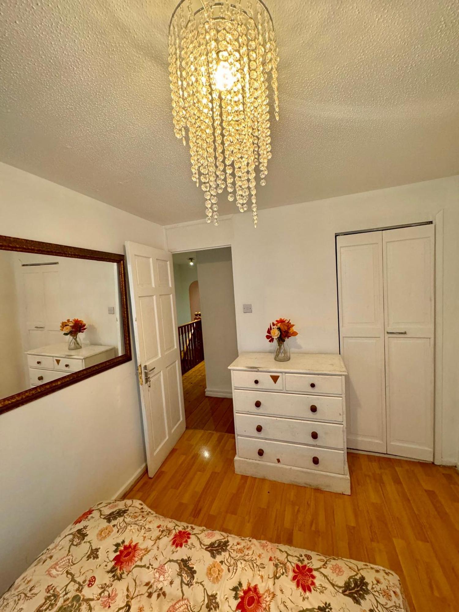 A Calm Stay Near Battersea Reach 런던 외부 사진